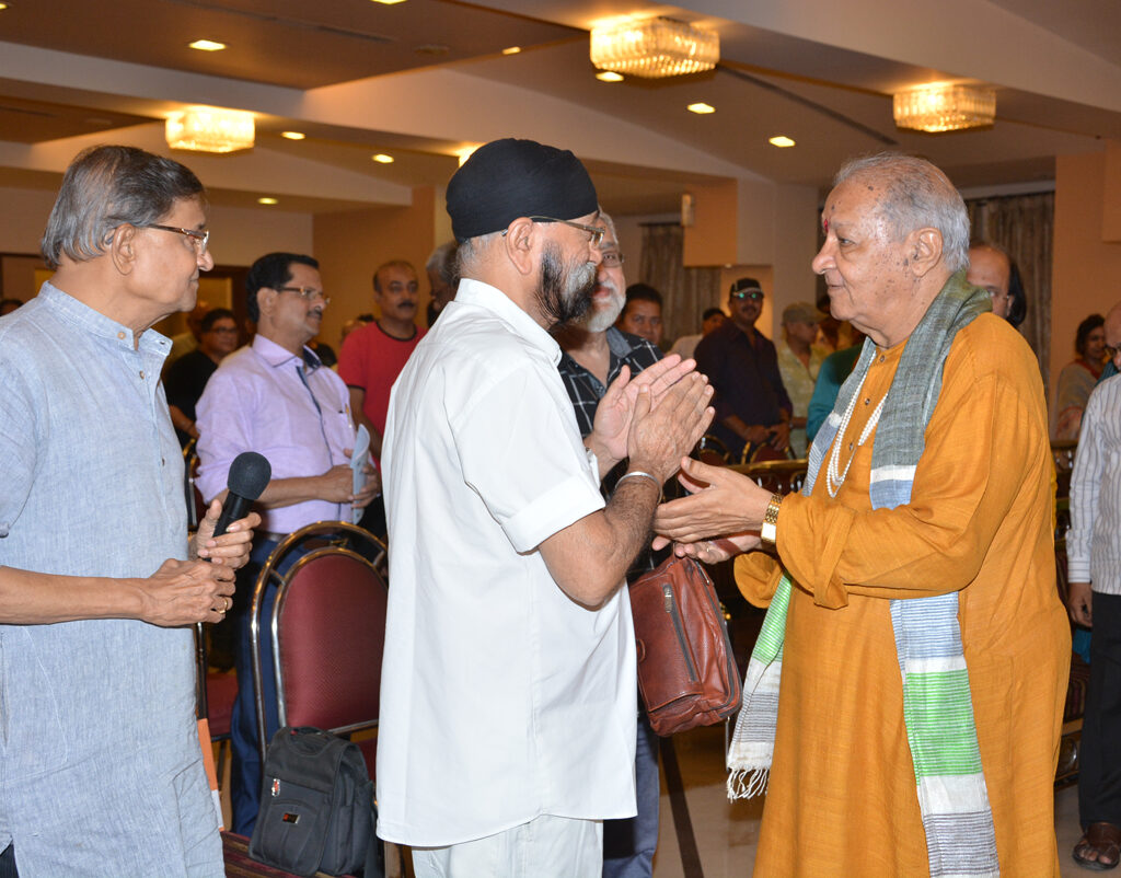 Legendary flautist Shri Hariprasad Chaurasiya being greeted by other prominent members